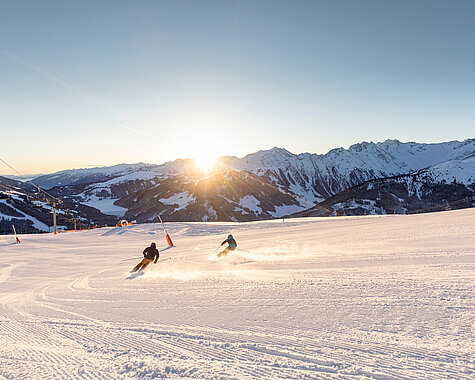 Sonnenaufgangs-Skifahren in Gerlos